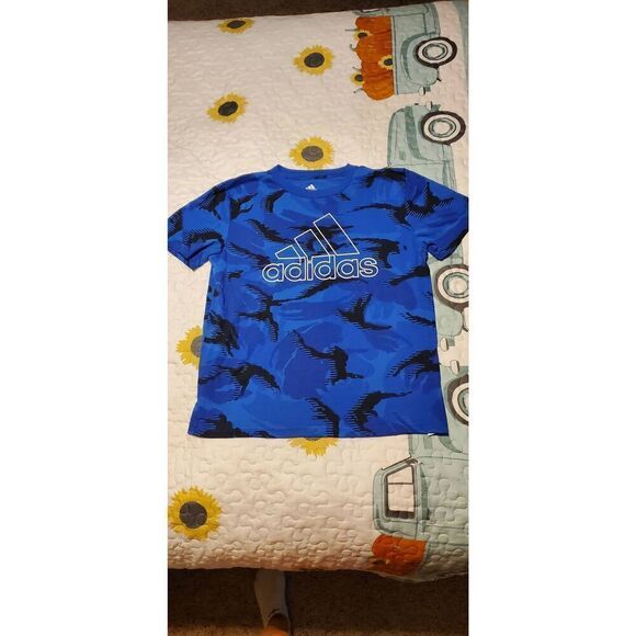 ADIDAS BOYS TSHIRT - Picture 1 of 3